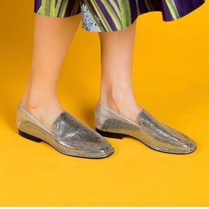 Paula Torres metallic loafer